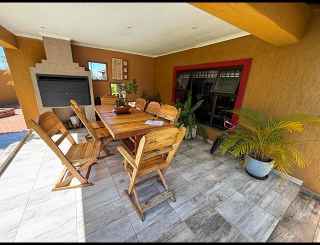 4 BEDROOM HOUSE FOR SALE IN THE REEDS